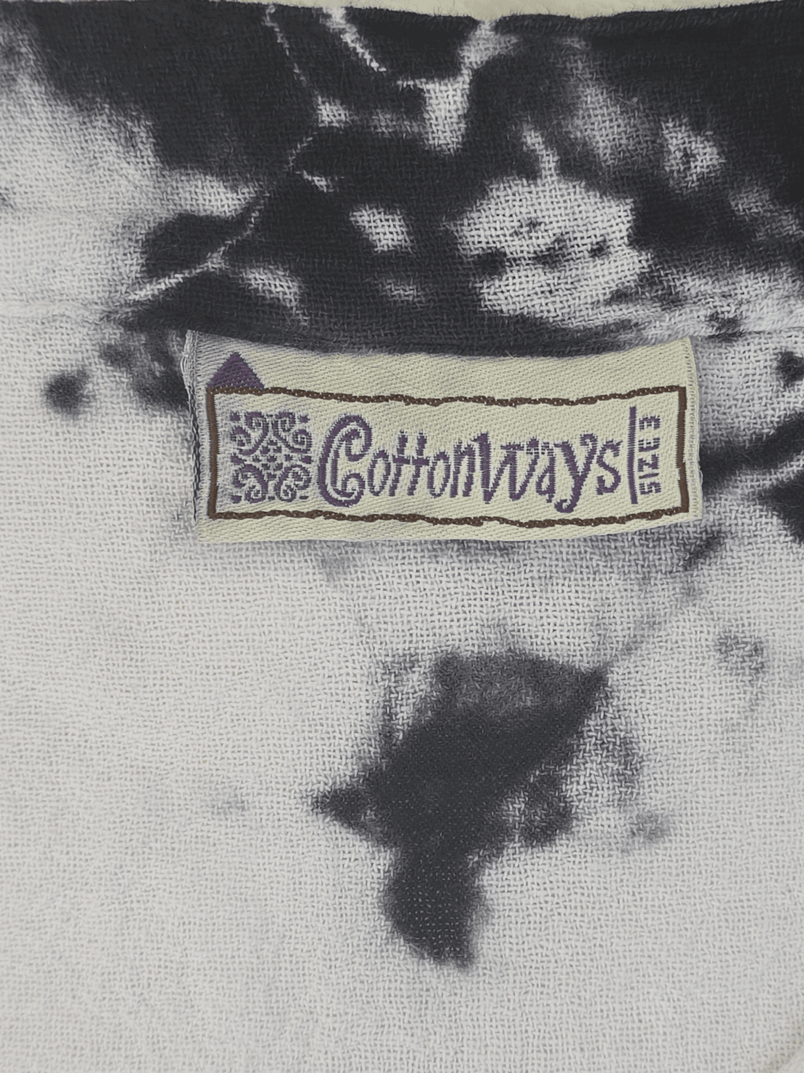 Cottonways brand and size tag on black & white tie-dye asymmetrical pullover top size 2X