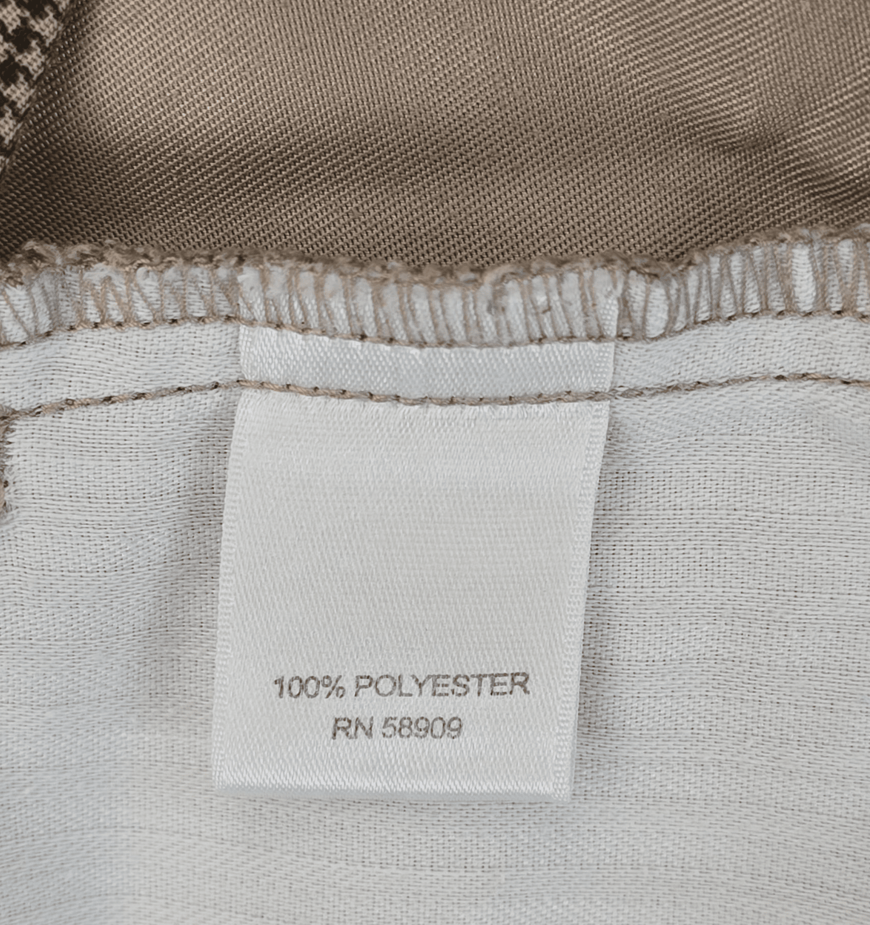 Roundtree & Yorke brown and khaki pleated shorts material content label