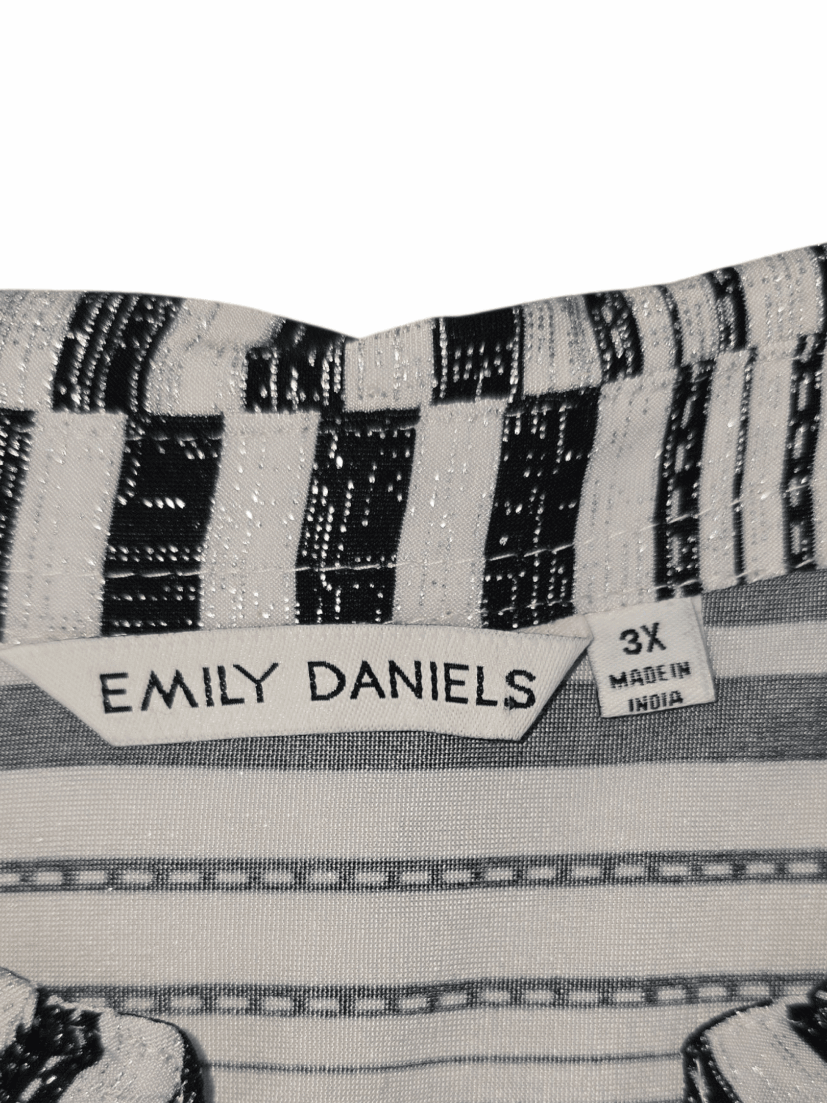 Emily Daniels brand and size 3X clothing tag