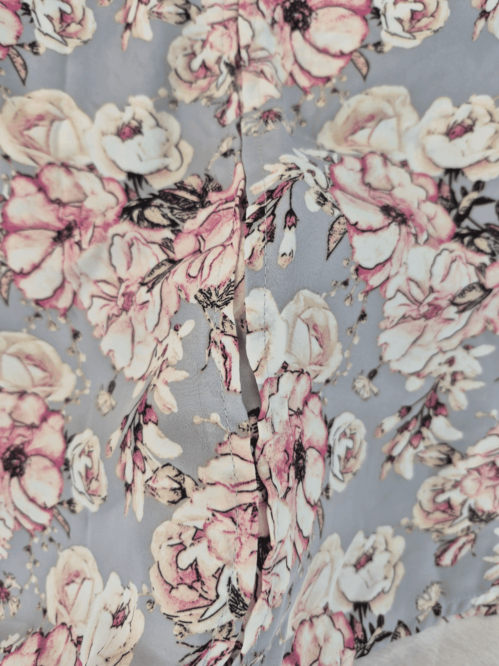 Ophelia Roe Gray Floral Puff Sleeve V-Neck Top – SIZE 3X - Image 4