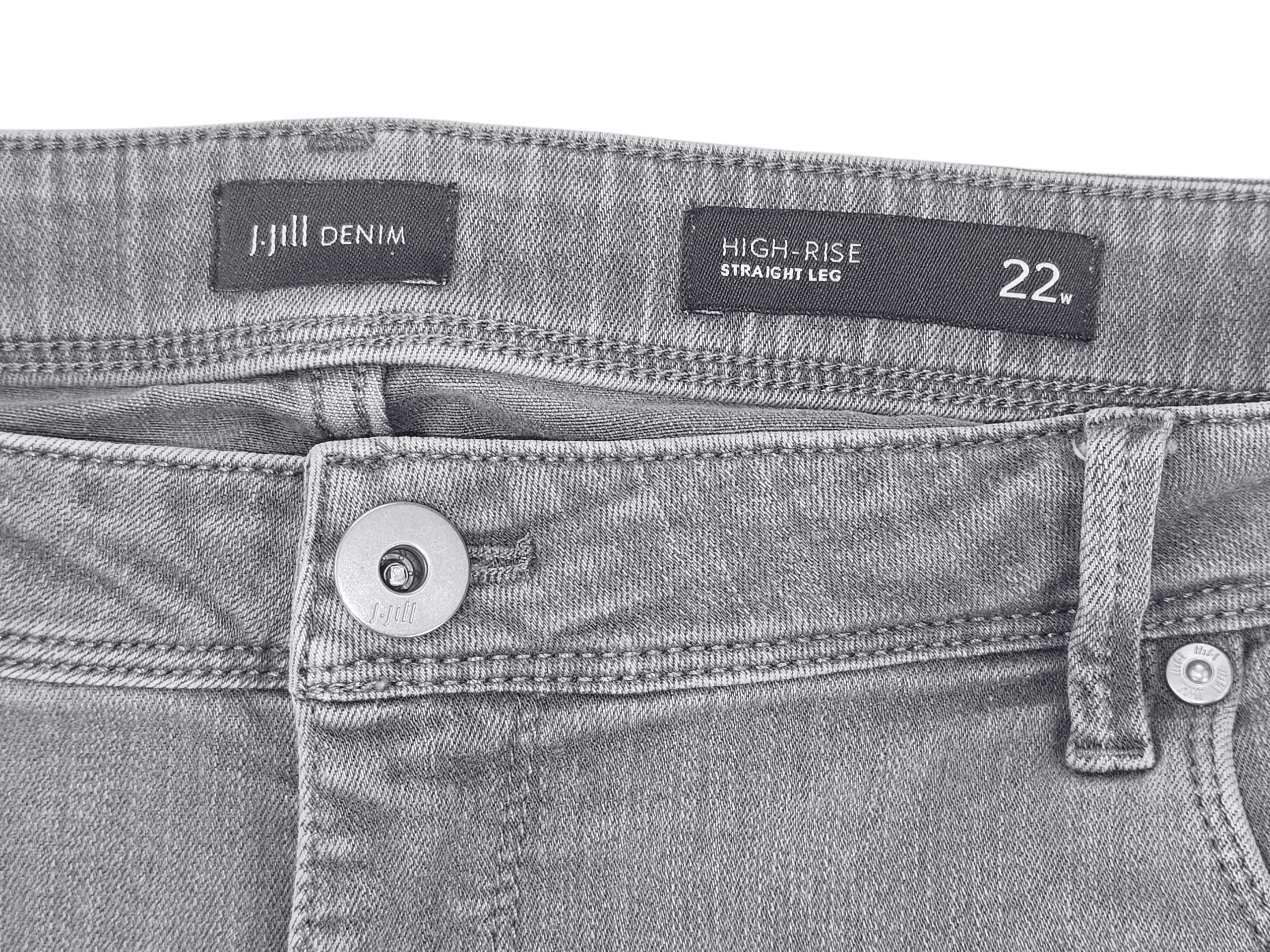 Close-up of J. Jill brand and 22W size tag on stretch denim capris