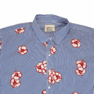 Close-up of collar, buttons, and hibiscus stripe pattern on True Nation blue and white button-up shirt men’s size 3XL