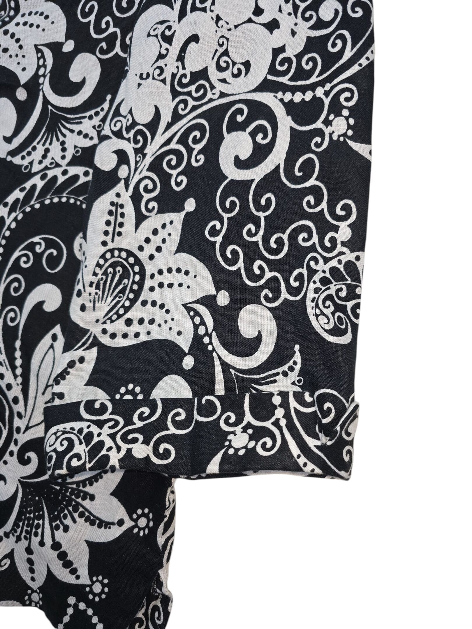 Carole Little linen blouse cuffed sleeve detail black and white floral print