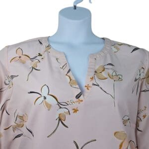 Ava & Viv long sleeve blouse 3X soft pink floral v-neck with band collar and chest pleats
