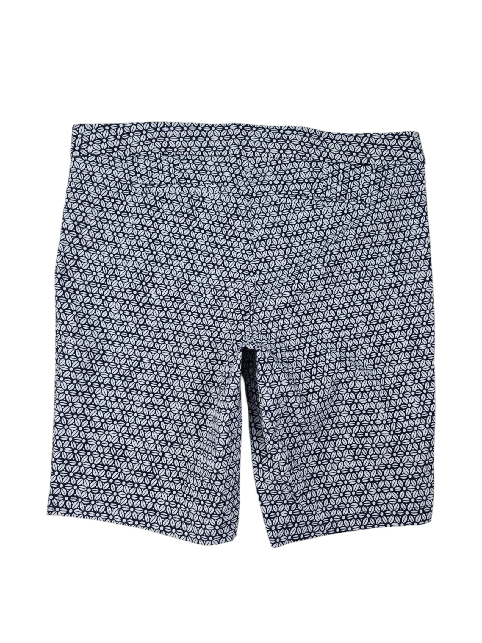 Briggs women’s pull-on shorts size 20W navy daisy print back view