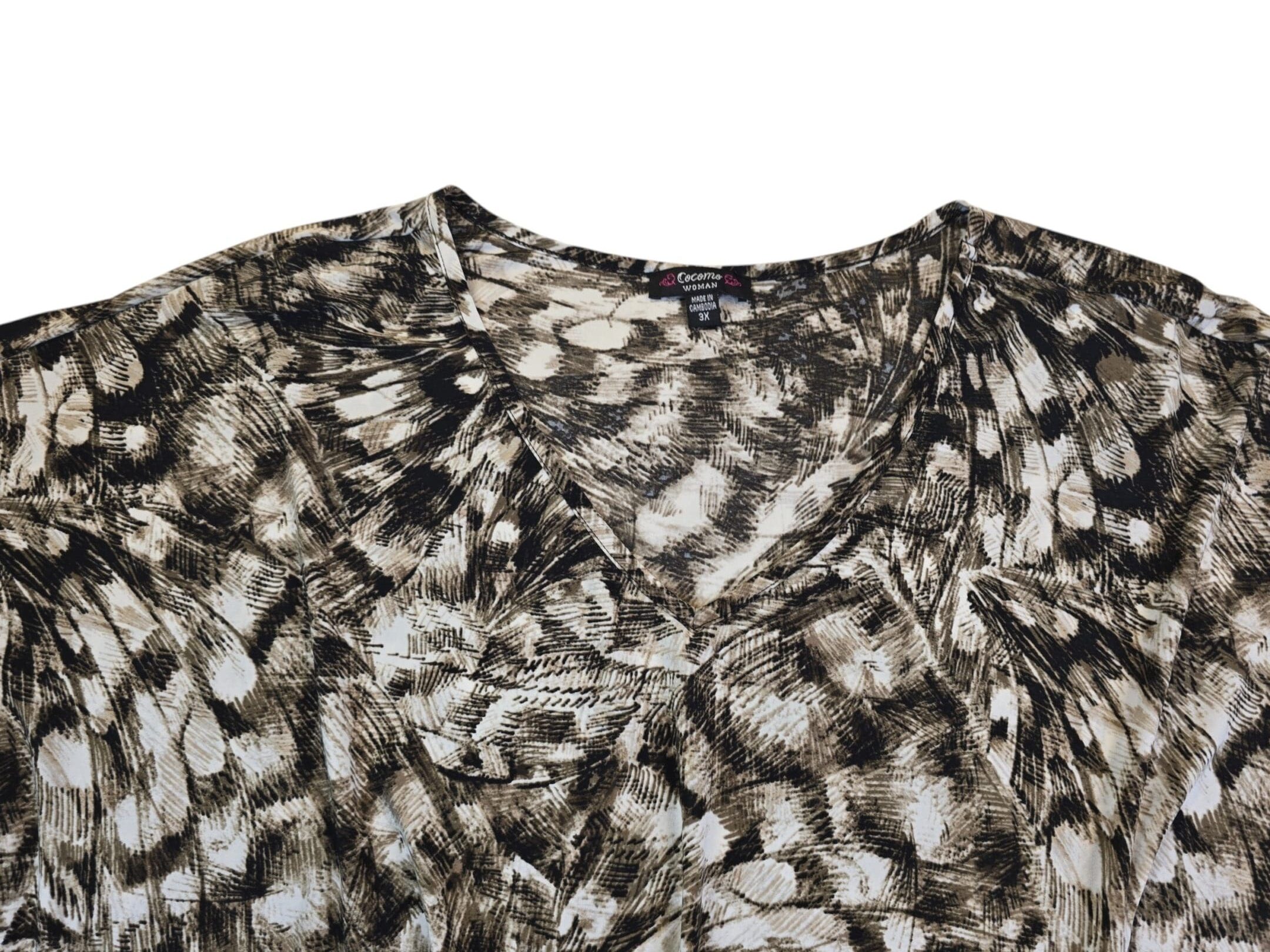 Cocomo Woman short sleeve blouse abstract print front detail