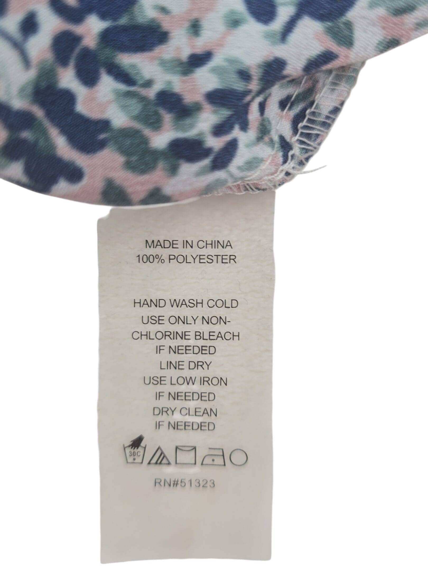 Vince Camuto 2X Blouse material content and care tag