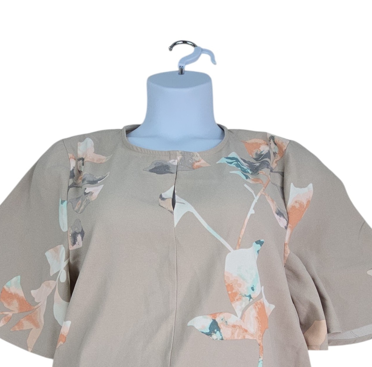 The Limited floral blouse keyhole neckline detail