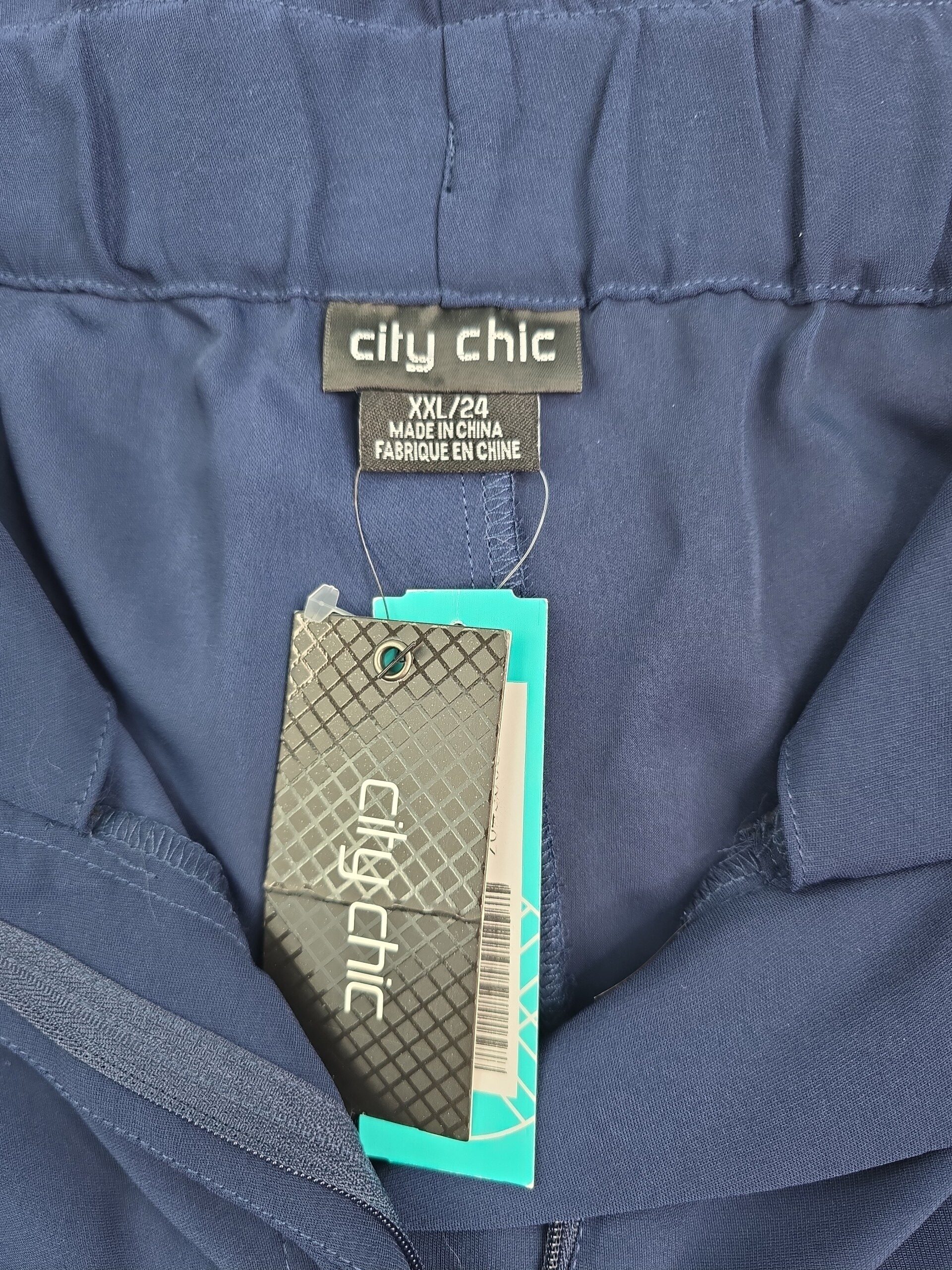 City Chic capri pants size XXL brand label with new tags