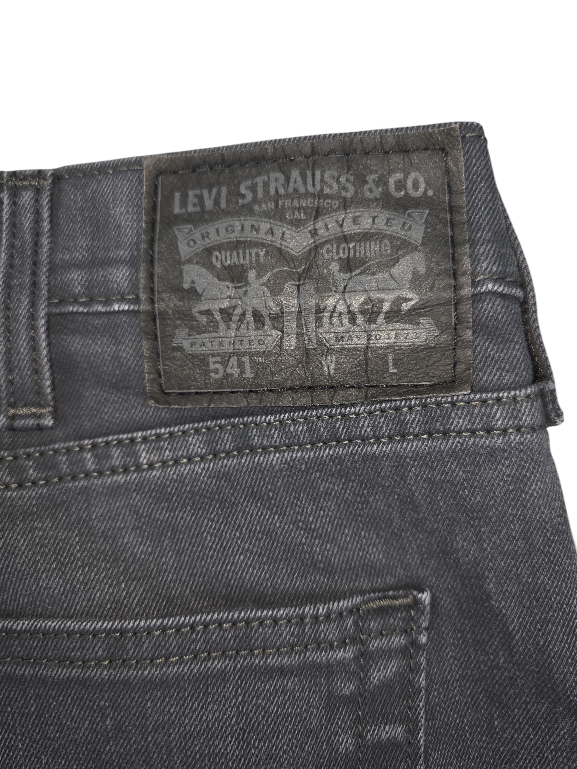 Levi’s | Smokey Gray Straight Leg Jeans | Big & Tall Men’s 44x30 - Image 4